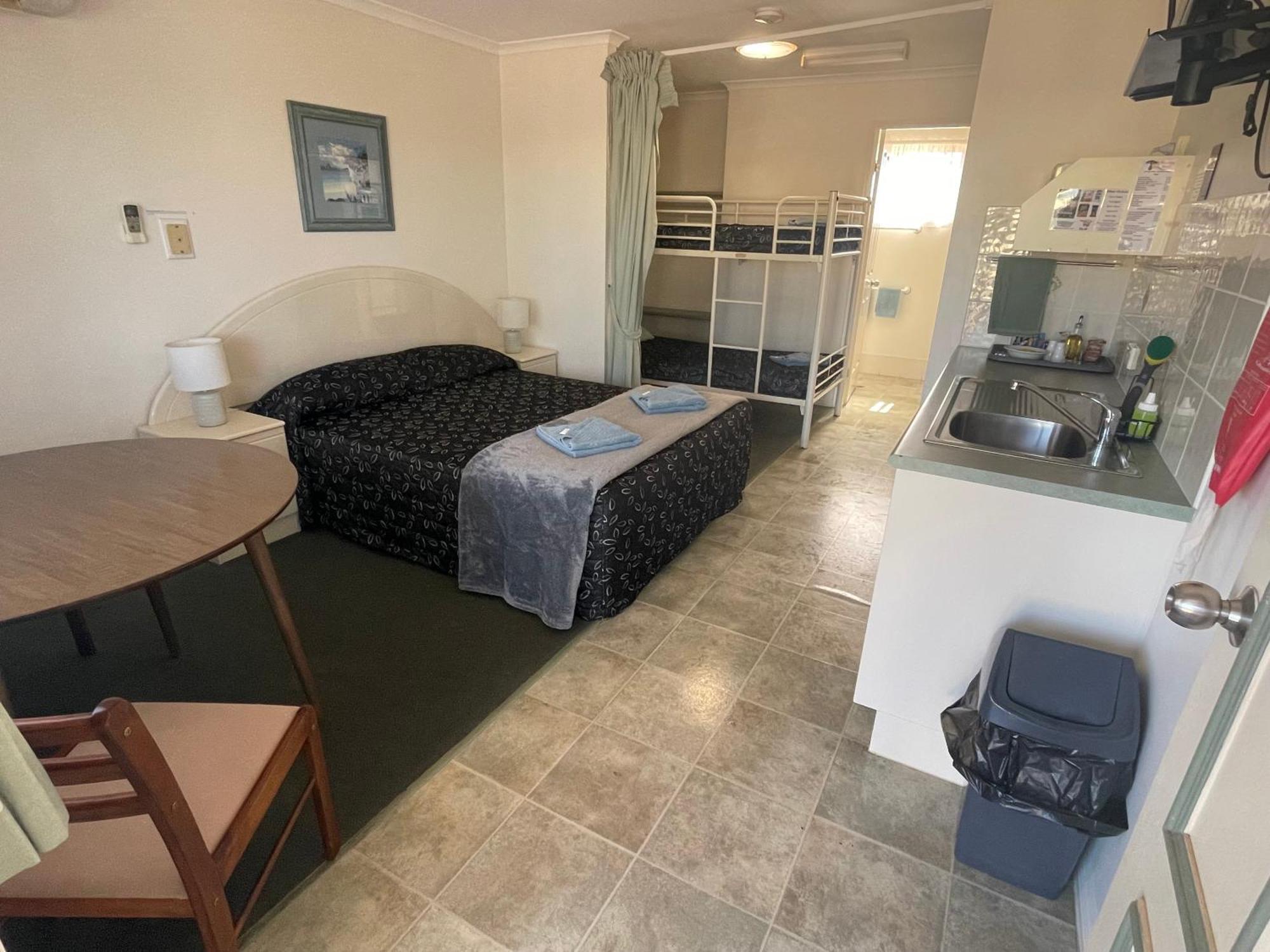 Warrego Motel Charleville Bagian luar foto
