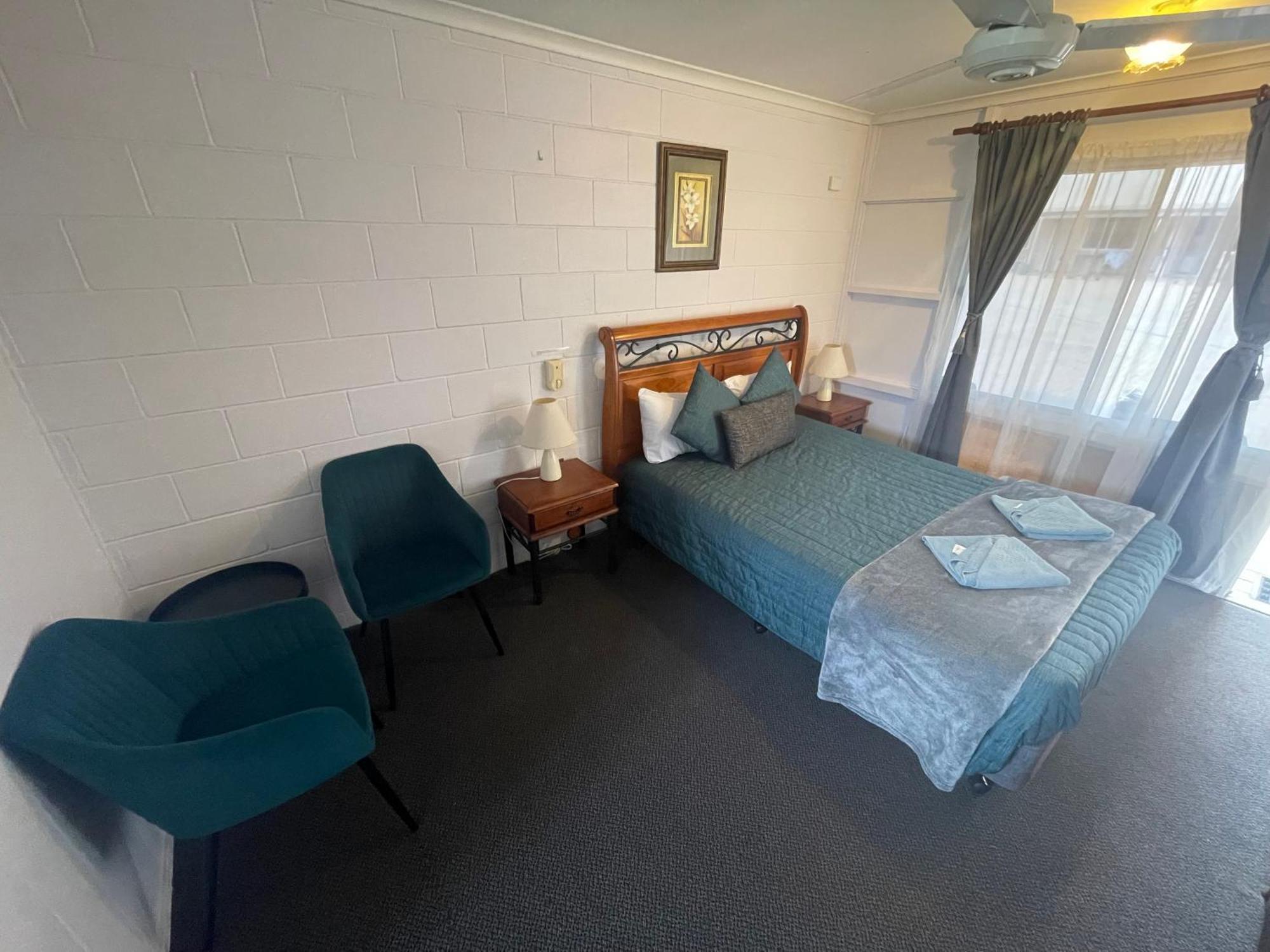 Warrego Motel Charleville Bagian luar foto