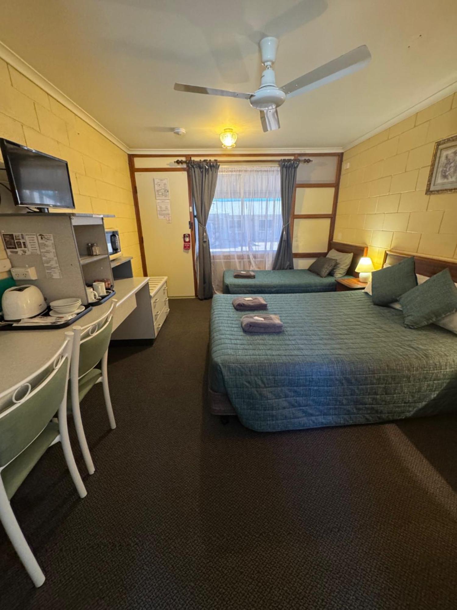Warrego Motel Charleville Bagian luar foto