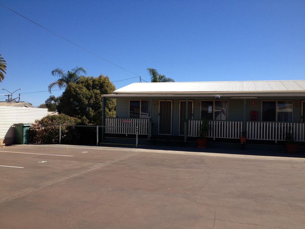 Warrego Motel Charleville Bagian luar foto